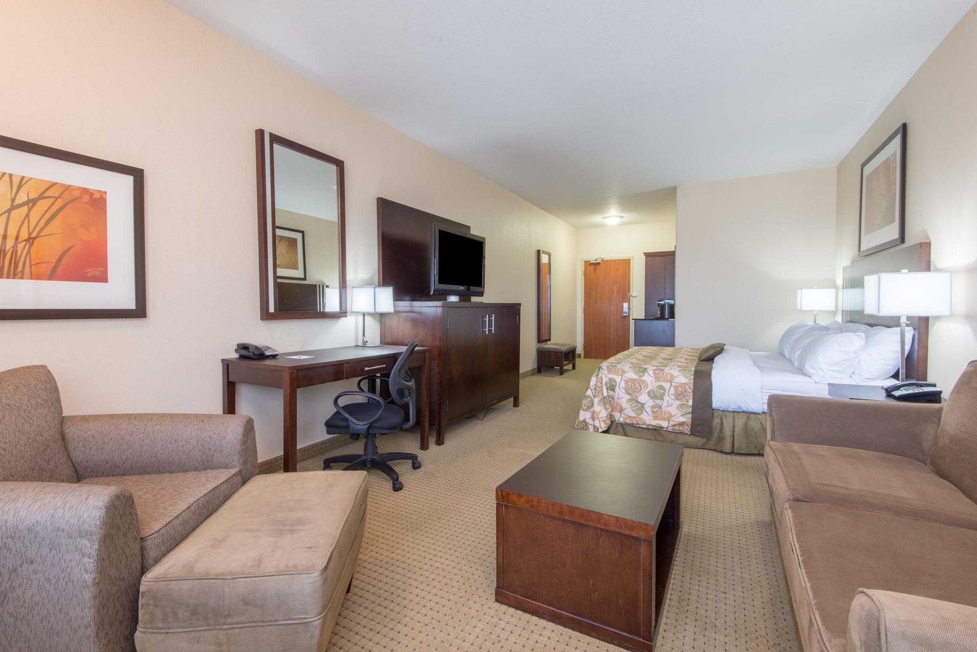 Ramada By Wyndham Lac La Biche Eksteriør bilde