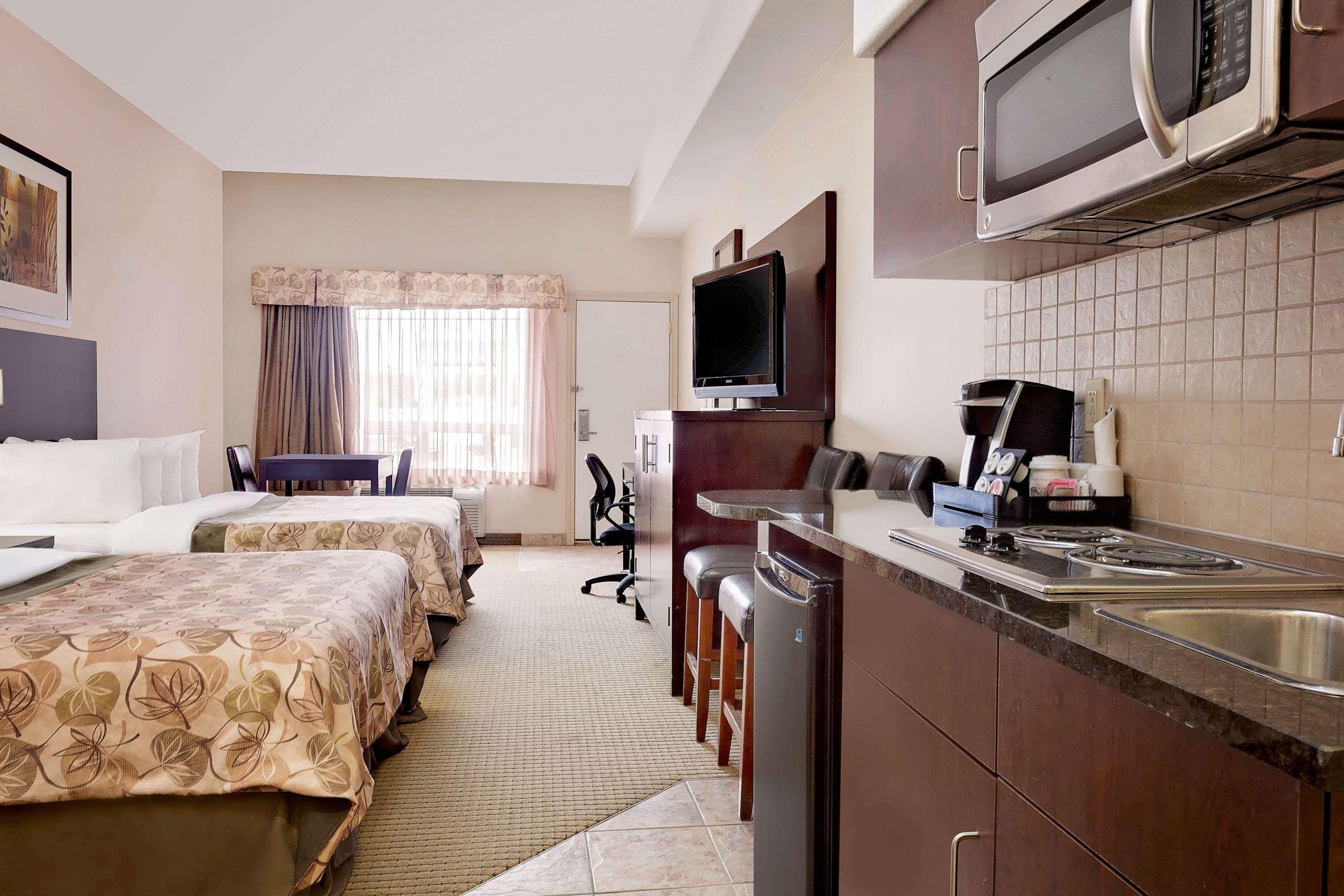 Ramada By Wyndham Lac La Biche Eksteriør bilde