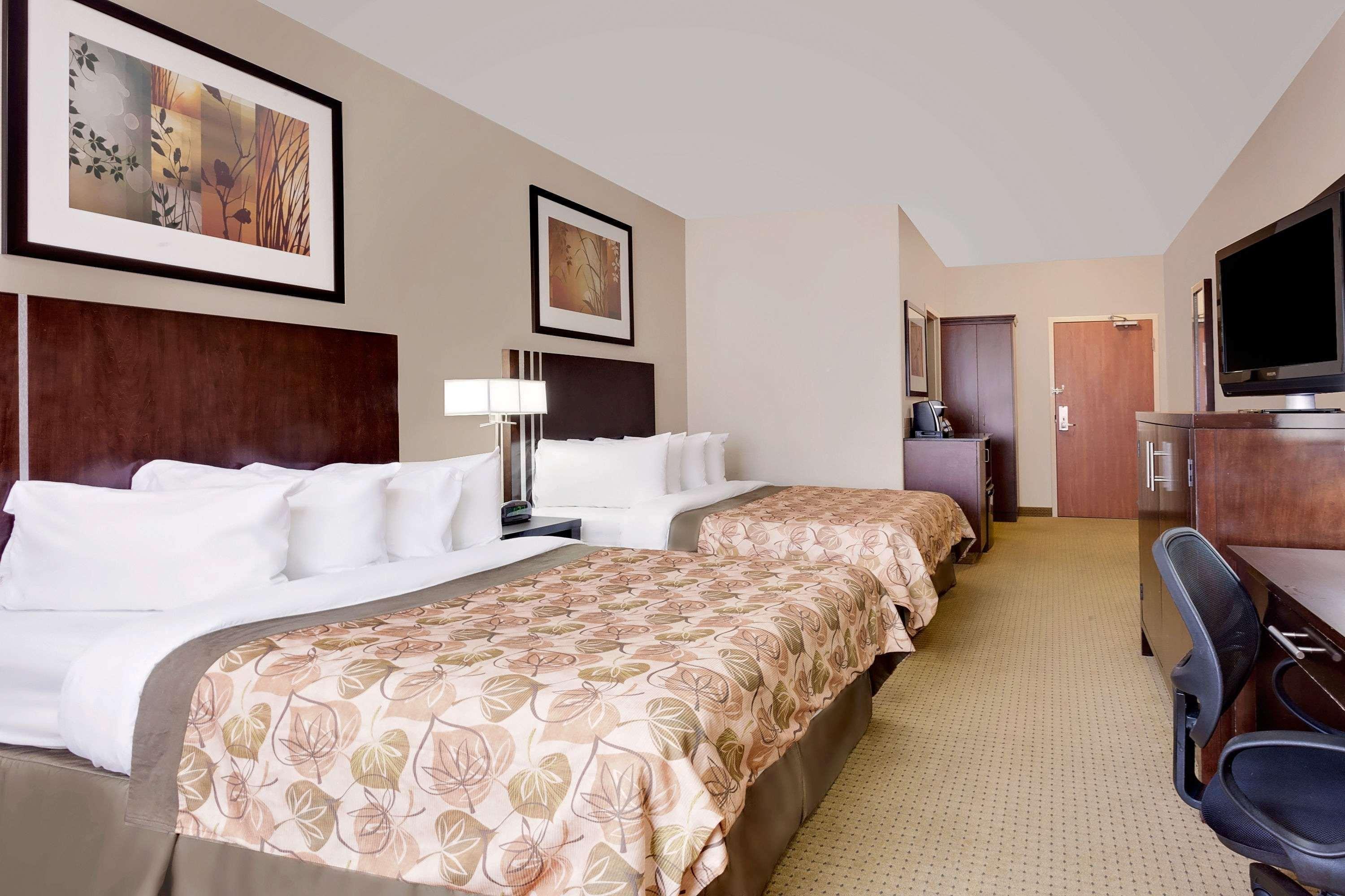 Ramada By Wyndham Lac La Biche Eksteriør bilde