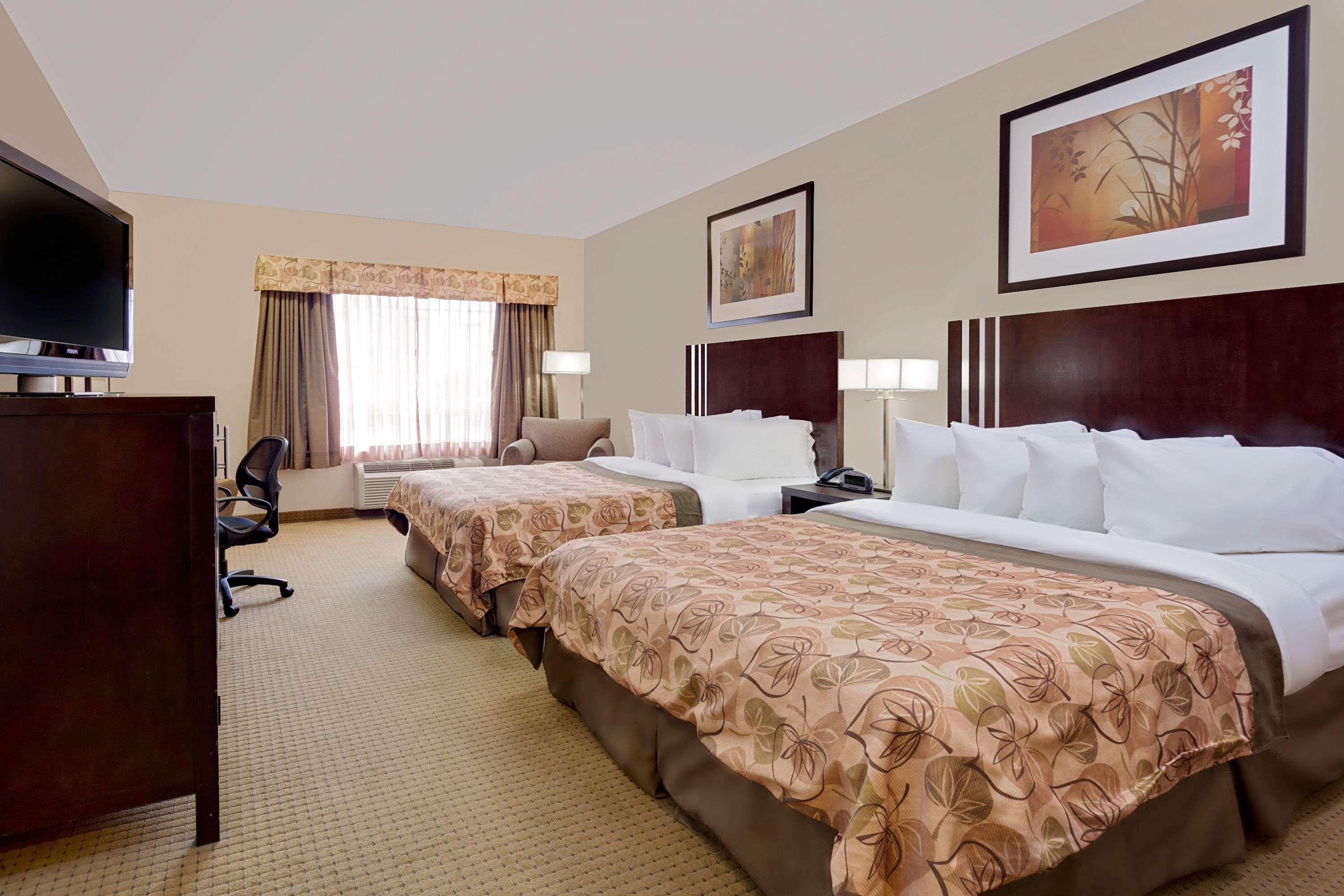 Ramada By Wyndham Lac La Biche Eksteriør bilde