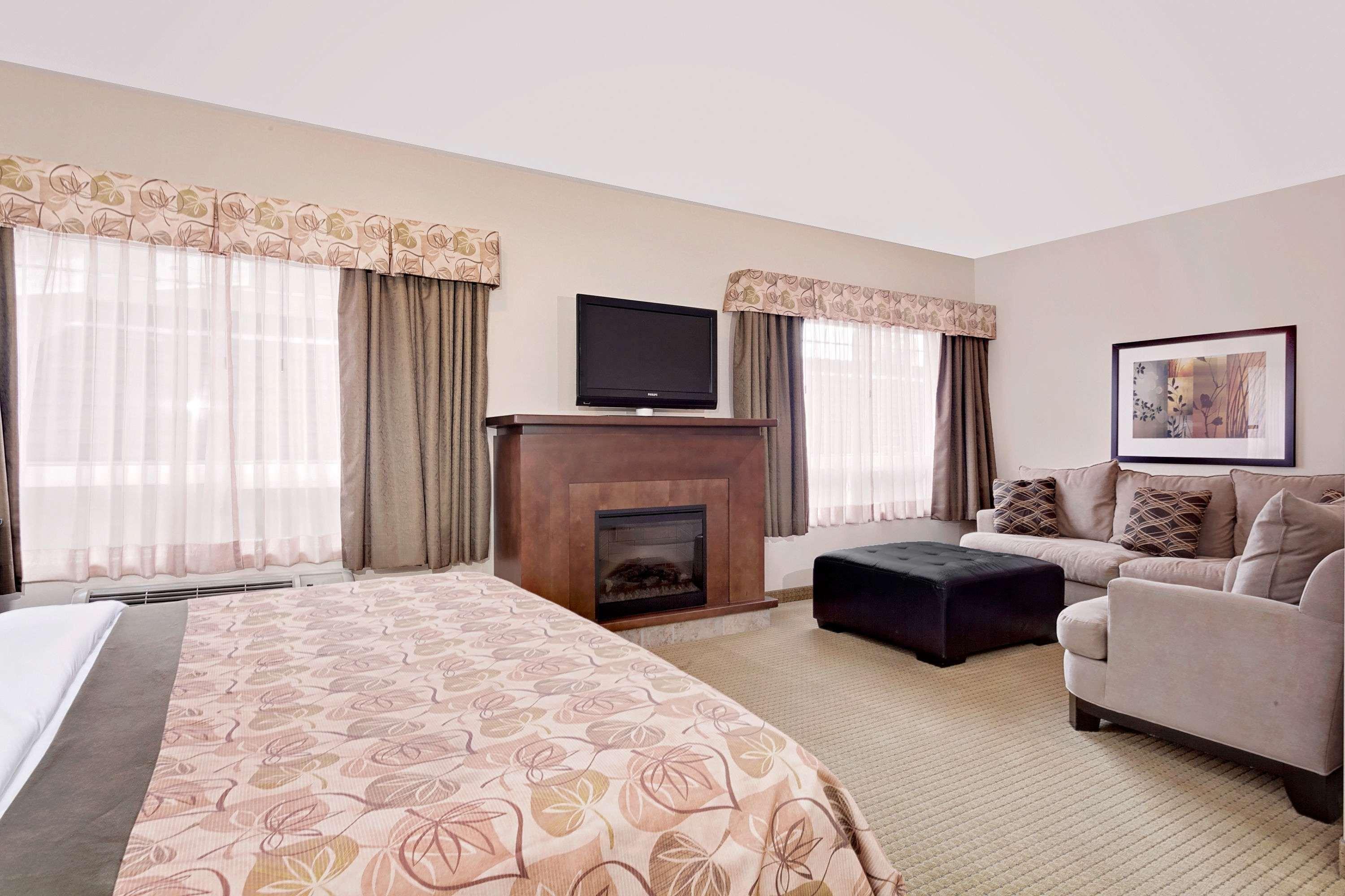 Ramada By Wyndham Lac La Biche Eksteriør bilde