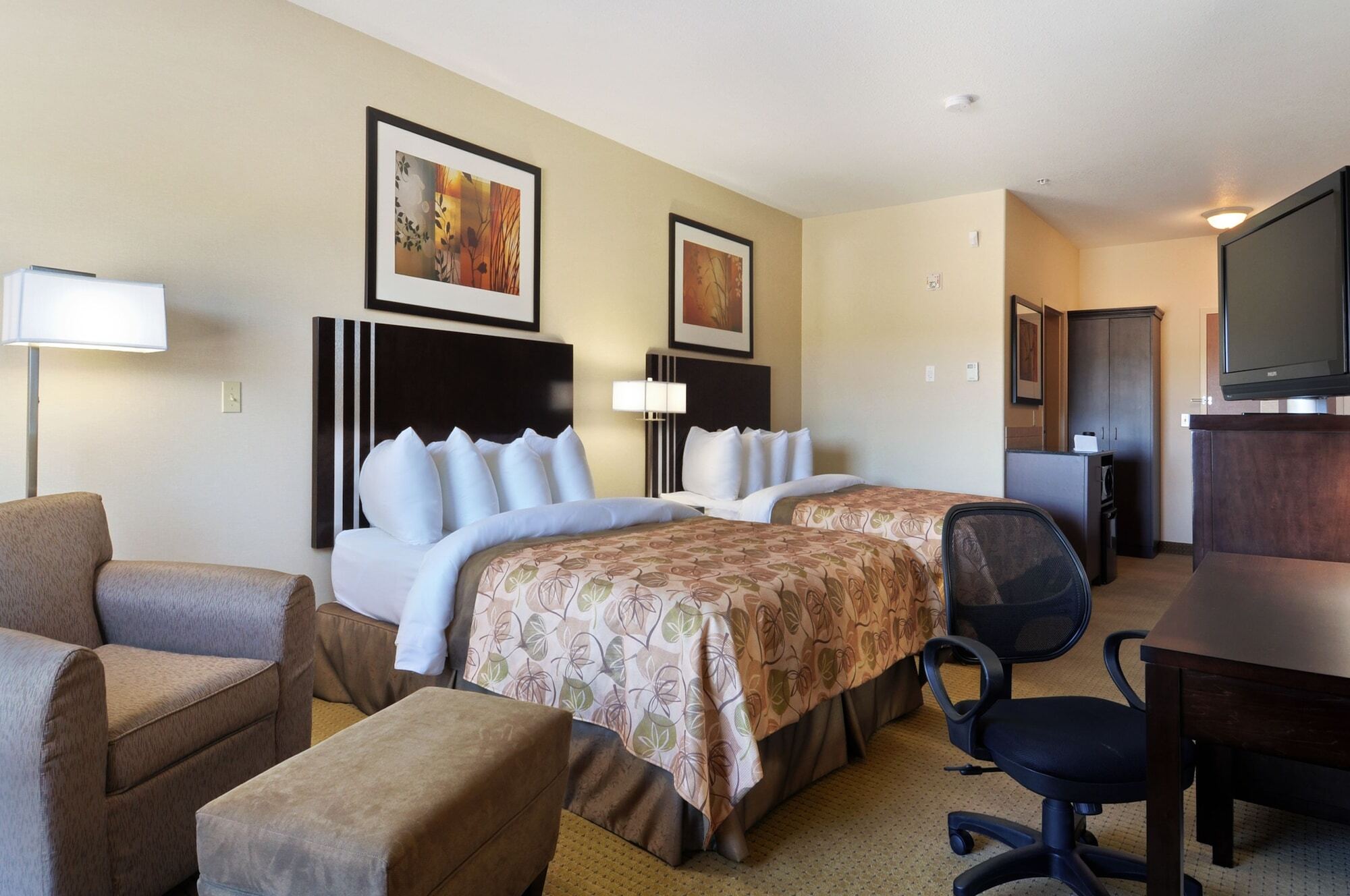 Ramada By Wyndham Lac La Biche Eksteriør bilde